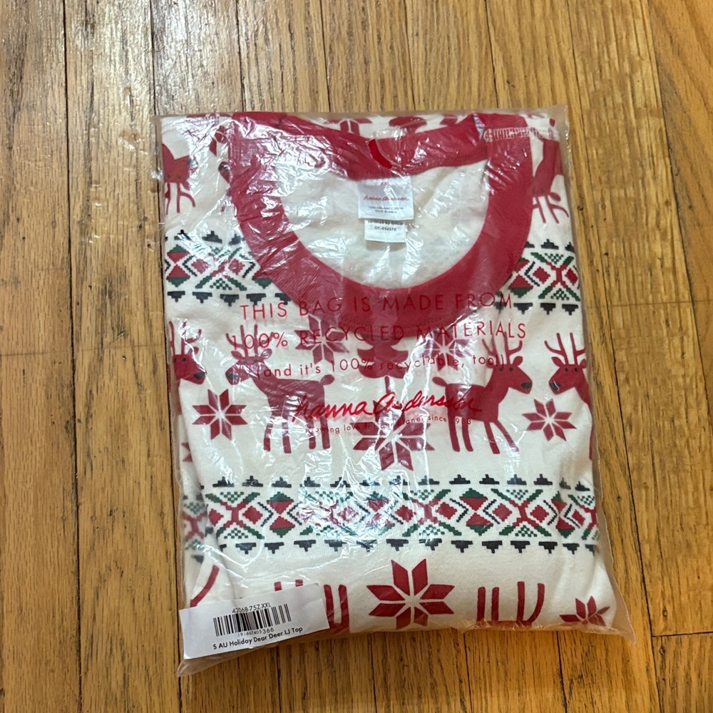 *Hanna Andersson Organic Cotton Pajama Top with Red Trim